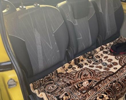 Желтый Рено Кенгу, объемом двигателя 1.9 л и пробегом 299 тыс. км за 1999 $, фото 2 на Automoto.ua