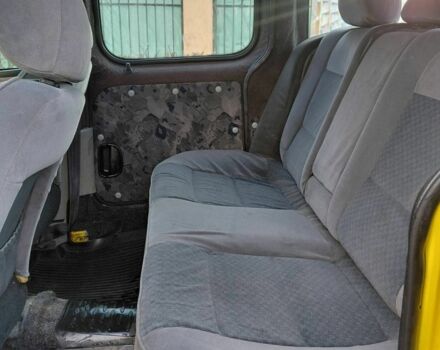 Желтый Рено Кенгу, объемом двигателя 1.5 л и пробегом 254 тыс. км за 3100 $, фото 7 на Automoto.ua