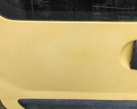 Желтый Рено Кенгу, объемом двигателя 1.5 л и пробегом 204 тыс. км за 4500 $, фото 6 на Automoto.ua