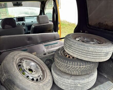 Желтый Рено Кенгу, объемом двигателя 1.9 л и пробегом 200 тыс. км за 2100 $, фото 7 на Automoto.ua