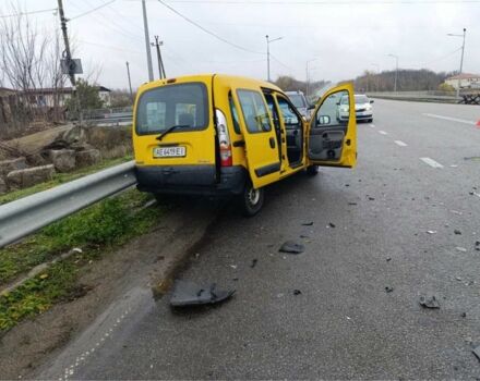 Жовтий Рено Кєнгу, об'ємом двигуна 1.5 л та пробігом 177 тис. км за 1300 $, фото 2 на Automoto.ua