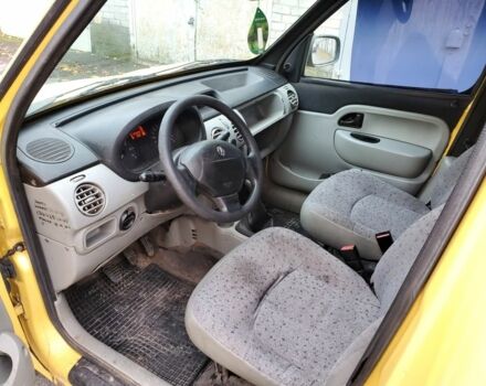 Желтый Рено Кенгу, объемом двигателя 1.5 л и пробегом 300 тыс. км за 2300 $, фото 4 на Automoto.ua