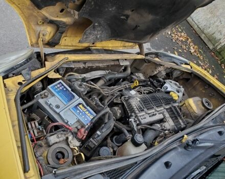 Желтый Рено Кенгу, объемом двигателя 1.5 л и пробегом 300 тыс. км за 2300 $, фото 5 на Automoto.ua