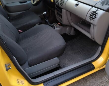 Желтый Рено Кенгу, объемом двигателя 1.5 л и пробегом 320 тыс. км за 4400 $, фото 9 на Automoto.ua