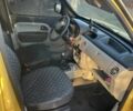 Желтый Рено Кенгу, объемом двигателя 1.5 л и пробегом 226 тыс. км за 3950 $, фото 6 на Automoto.ua