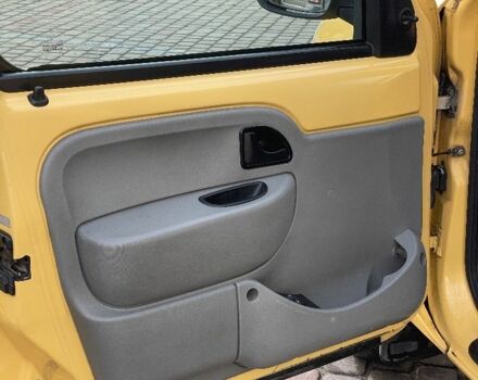 Жовтий Рено Кєнгу, об'ємом двигуна 1.5 л та пробігом 185 тис. км за 3600 $, фото 9 на Automoto.ua