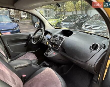 Желтый Рено Кенгу, объемом двигателя 0 л и пробегом 134 тыс. км за 8900 $, фото 5 на Automoto.ua