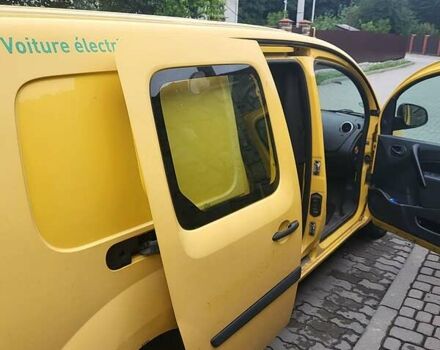 Желтый Рено Кенгу, объемом двигателя 0 л и пробегом 86 тыс. км за 8350 $, фото 16 на Automoto.ua