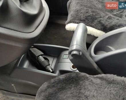 Желтый Рено Кенгу, объемом двигателя 0 л и пробегом 97 тыс. км за 6899 $, фото 22 на Automoto.ua