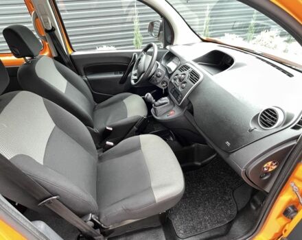 Желтый Рено Кенгу, объемом двигателя 1.5 л и пробегом 291 тыс. км за 10990 $, фото 20 на Automoto.ua