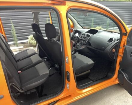 Желтый Рено Кенгу, объемом двигателя 1.5 л и пробегом 291 тыс. км за 10990 $, фото 13 на Automoto.ua