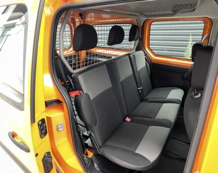 Желтый Рено Кенгу, объемом двигателя 1.5 л и пробегом 291 тыс. км за 10990 $, фото 18 на Automoto.ua