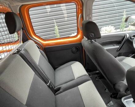 Желтый Рено Кенгу, объемом двигателя 1.5 л и пробегом 291 тыс. км за 10990 $, фото 17 на Automoto.ua