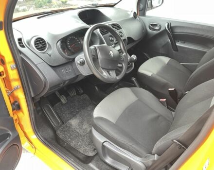 Желтый Рено Кенгу, объемом двигателя 1.5 л и пробегом 291 тыс. км за 10990 $, фото 9 на Automoto.ua