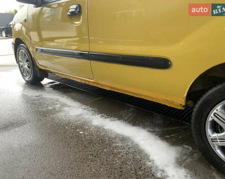 Желтый Рено Кенгу, объемом двигателя 1.9 л и пробегом 330 тыс. км за 2200 $, фото 5 на Automoto.ua