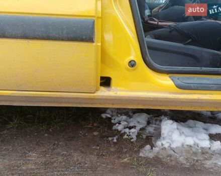 Желтый Рено Кенгу, объемом двигателя 1.9 л и пробегом 189 тыс. км за 3500 $, фото 3 на Automoto.ua