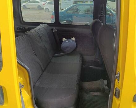 Желтый Рено Кенгу, объемом двигателя 1.9 л и пробегом 229 тыс. км за 3200 $, фото 2 на Automoto.ua