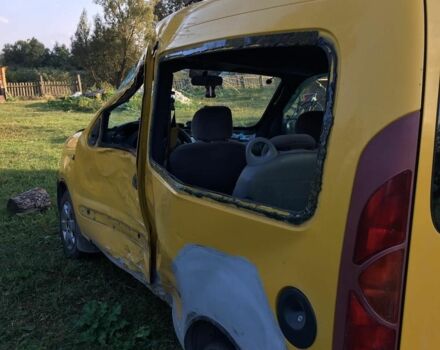 Желтый Рено Кенгу, объемом двигателя 0 л и пробегом 280 тыс. км за 750 $, фото 1 на Automoto.ua