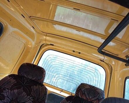 Желтый Рено Кенгу, объемом двигателя 1.9 л и пробегом 300 тыс. км за 1299 $, фото 2 на Automoto.ua