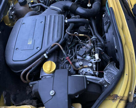 Желтый Рено Кенгу, объемом двигателя 1.87 л и пробегом 358 тыс. км за 3000 $, фото 1 на Automoto.ua