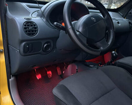 Желтый Рено Кенгу, объемом двигателя 1.87 л и пробегом 358 тыс. км за 3000 $, фото 21 на Automoto.ua