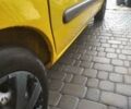 Желтый Рено Кенгу, объемом двигателя 1.9 л и пробегом 270 тыс. км за 3200 $, фото 2 на Automoto.ua