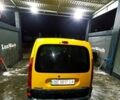 Желтый Рено Кенгу, объемом двигателя 1.9 л и пробегом 230 тыс. км за 2600 $, фото 1 на Automoto.ua