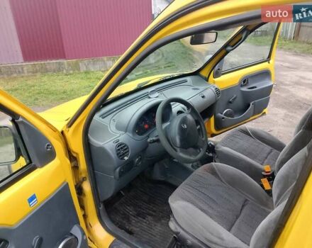 Желтый Рено Кенгу, объемом двигателя 1.9 л и пробегом 230 тыс. км за 3000 $, фото 13 на Automoto.ua