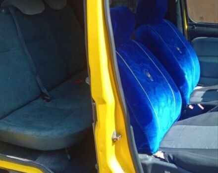 Желтый Рено Кенгу, объемом двигателя 1.6 л и пробегом 300 тыс. км за 3250 $, фото 4 на Automoto.ua