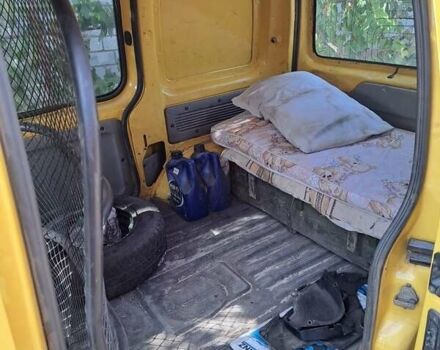 Желтый Рено Кенгу, объемом двигателя 1.9 л и пробегом 300 тыс. км за 2100 $, фото 5 на Automoto.ua