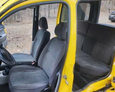 Желтый Рено Кенгу, объемом двигателя 1.9 л и пробегом 200 тыс. км за 3150 $, фото 10 на Automoto.ua