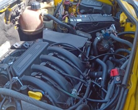 Желтый Рено Кенгу, объемом двигателя 1.6 л и пробегом 300 тыс. км за 3250 $, фото 2 на Automoto.ua