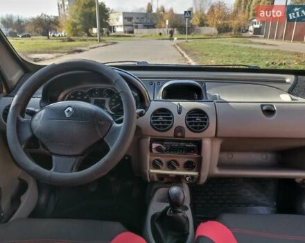 Желтый Рено Кенгу, объемом двигателя 1.87 л и пробегом 399 тыс. км за 3700 $, фото 8 на Automoto.ua