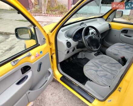 Желтый Рено Кенгу, объемом двигателя 1.9 л и пробегом 167 тыс. км за 3000 $, фото 1 на Automoto.ua