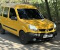 Желтый Рено Кенгу, объемом двигателя 1.9 л и пробегом 300 тыс. км за 2000 $, фото 1 на Automoto.ua