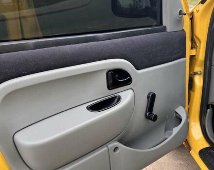 Жовтий Рено Кєнгу, об'ємом двигуна 1.9 л та пробігом 220 тис. км за 2499 $, фото 16 на Automoto.ua