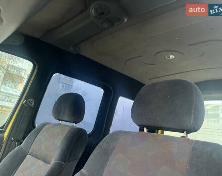 Желтый Рено Кенгу, объемом двигателя 1.46 л и пробегом 352 тыс. км за 2999 $, фото 5 на Automoto.ua