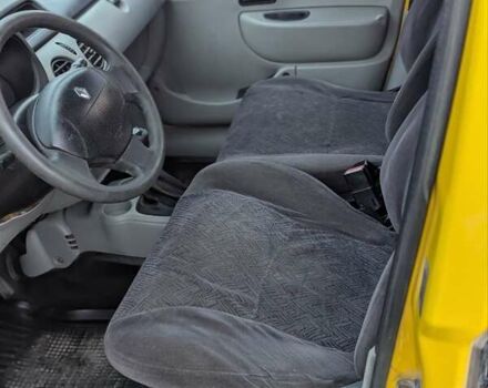 Желтый Рено Кенгу, объемом двигателя 1.46 л и пробегом 250 тыс. км за 2999 $, фото 2 на Automoto.ua