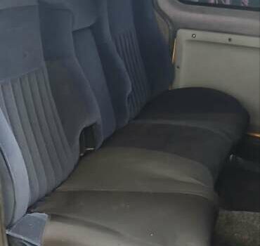 Желтый Рено Кенгу, объемом двигателя 1.5 л и пробегом 300 тыс. км за 2200 $, фото 5 на Automoto.ua