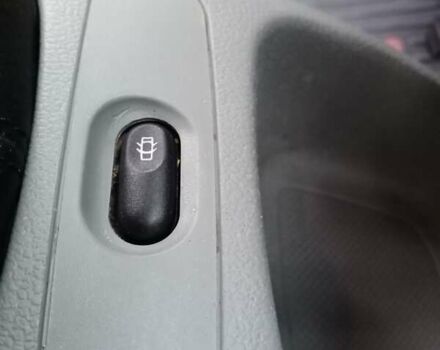 Желтый Рено Кенгу, объемом двигателя 1.4 л и пробегом 290 тыс. км за 3500 $, фото 56 на Automoto.ua