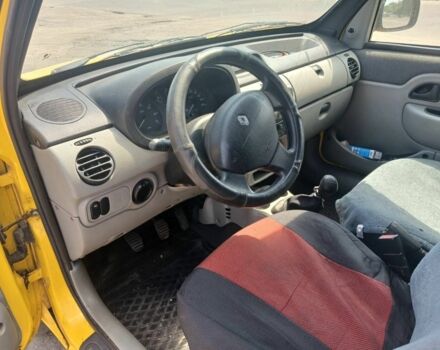 Желтый Рено Кенгу, объемом двигателя 1.5 л и пробегом 300 тыс. км за 3257 $, фото 10 на Automoto.ua