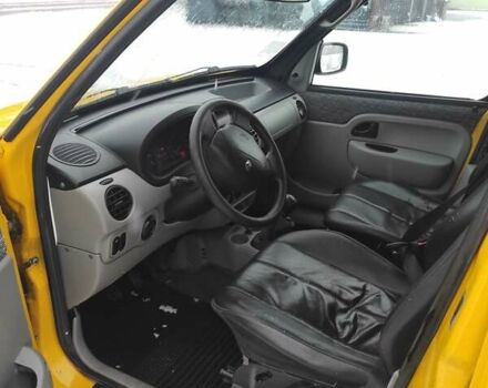 Желтый Рено Кенгу, объемом двигателя 1.46 л и пробегом 240 тыс. км за 2800 $, фото 4 на Automoto.ua