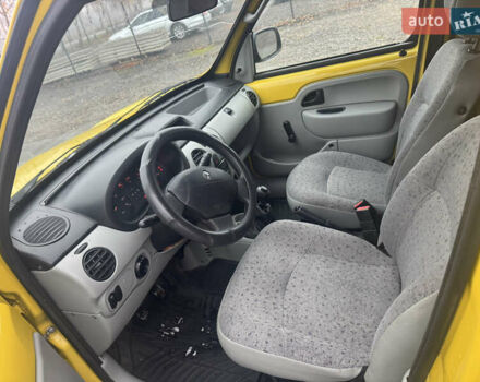 Желтый Рено Кенгу, объемом двигателя 1.46 л и пробегом 244 тыс. км за 2950 $, фото 3 на Automoto.ua