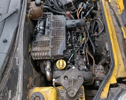 Желтый Рено Кенгу, объемом двигателя 1.5 л и пробегом 220 тыс. км за 2850 $, фото 12 на Automoto.ua