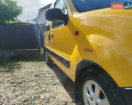 Желтый Рено Кенгу, объемом двигателя 1.5 л и пробегом 220 тыс. км за 3899 $, фото 4 на Automoto.ua