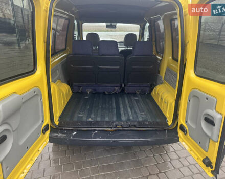 Желтый Рено Кенгу, объемом двигателя 1.46 л и пробегом 244 тыс. км за 2950 $, фото 4 на Automoto.ua