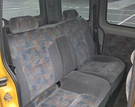 Желтый Рено Кенгу, объемом двигателя 1.5 л и пробегом 262 тыс. км за 3100 $, фото 2 на Automoto.ua