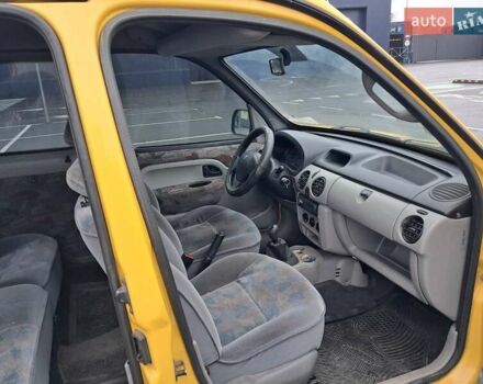 Желтый Рено Кенгу, объемом двигателя 1.5 л и пробегом 262 тыс. км за 3100 $, фото 3 на Automoto.ua
