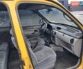 Желтый Рено Кенгу, объемом двигателя 1.5 л и пробегом 262 тыс. км за 3100 $, фото 3 на Automoto.ua