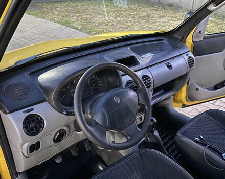 Желтый Рено Кенгу, объемом двигателя 1.46 л и пробегом 449 тыс. км за 2700 $, фото 9 на Automoto.ua